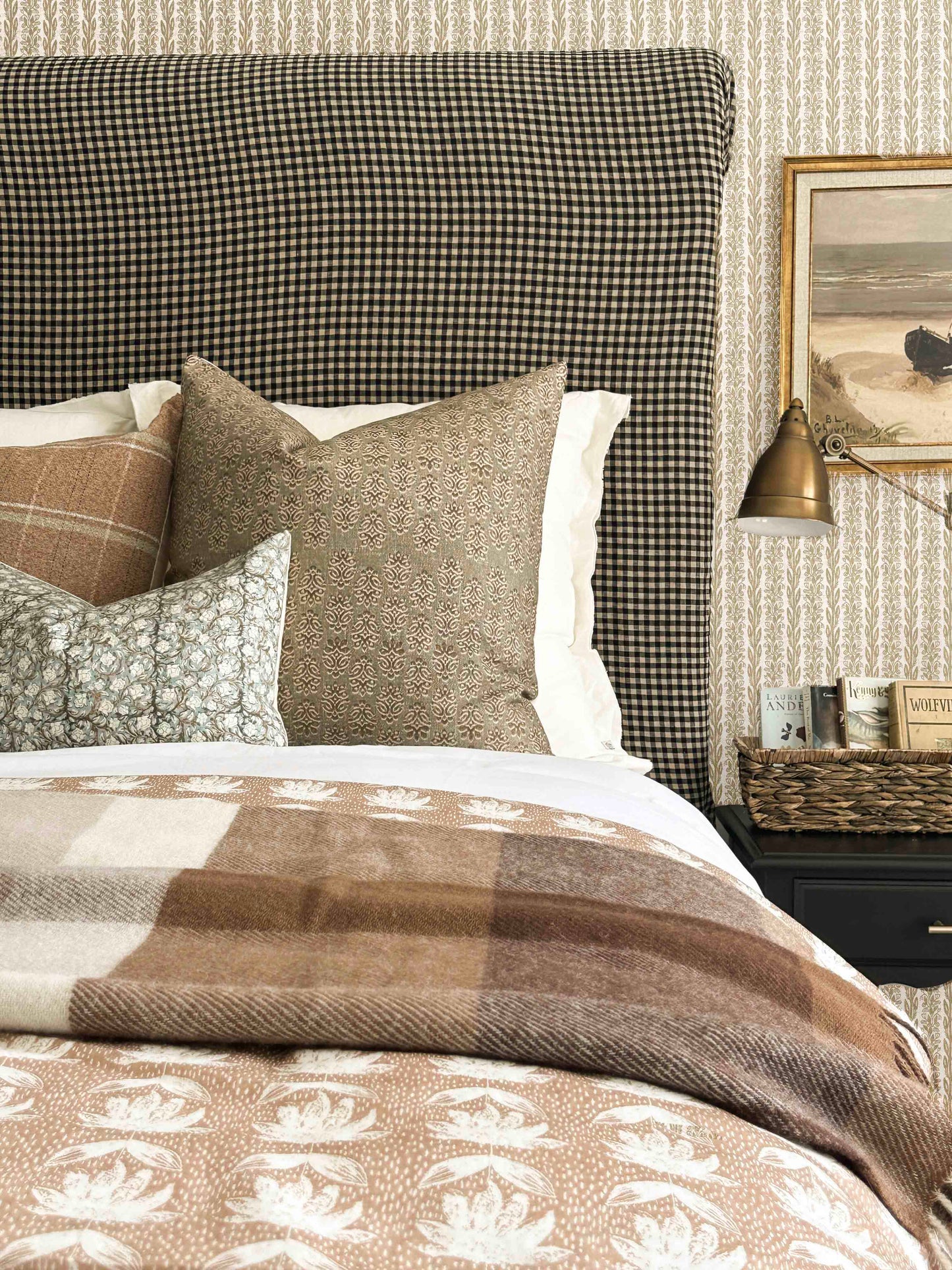 Kaia - STUDIO SAMPLE