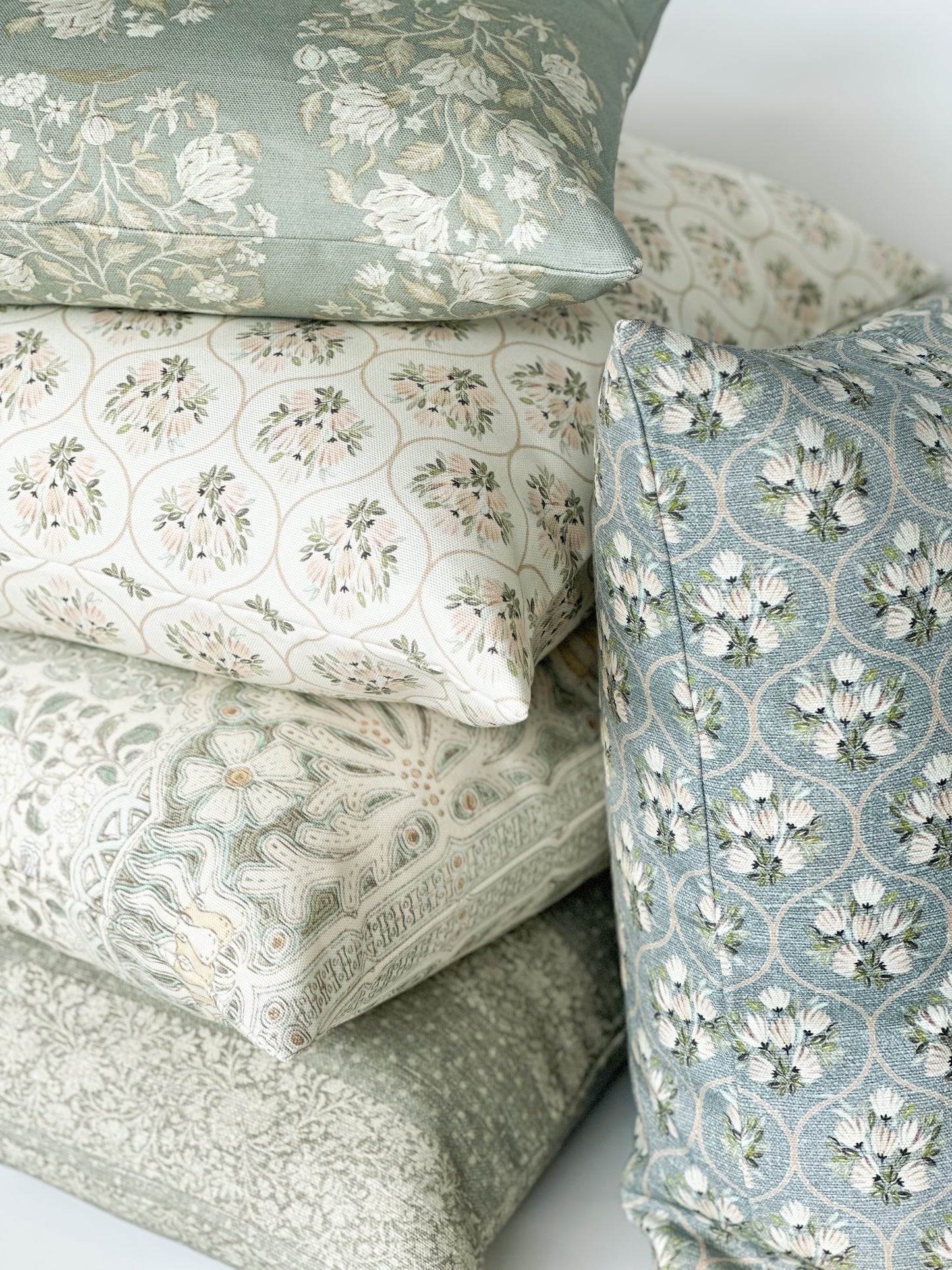 Vivian Blue STUDIO SAMPLE