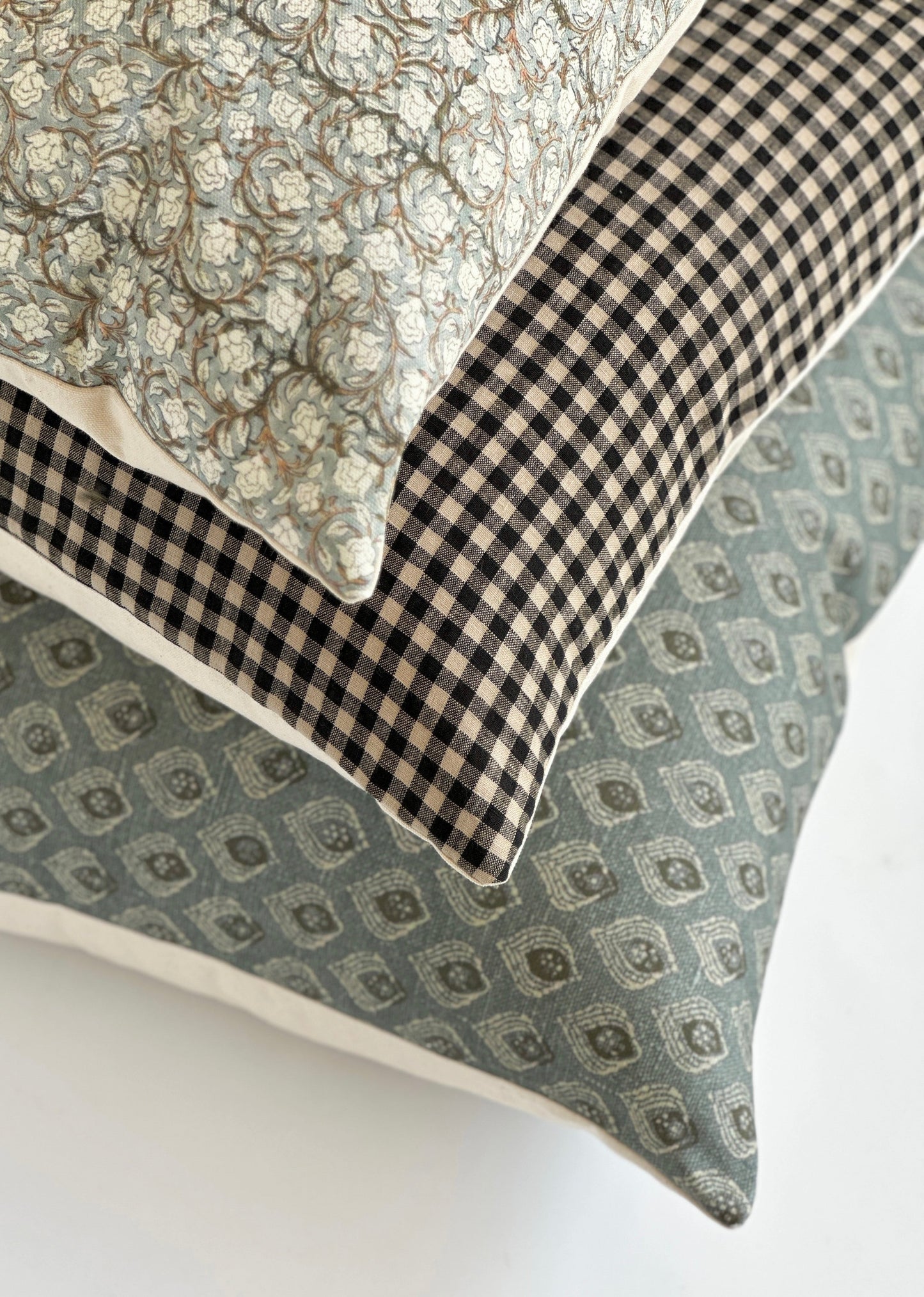 Luca - STUDIO SAMPLE