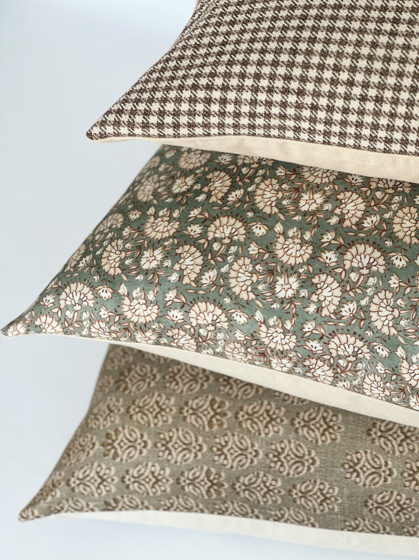 Kaia - STUDIO SAMPLE