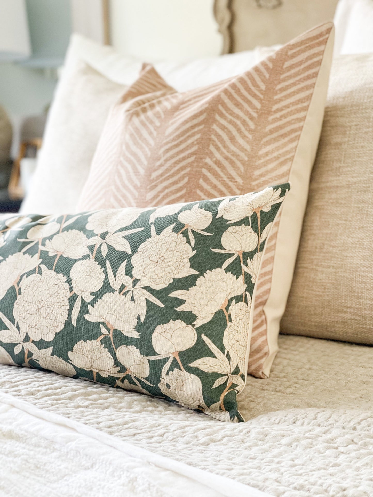 Laura - STUDIO SAMPLE